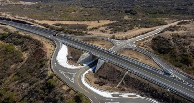 Federación inaugura carretera Oaxaca-Puerto Escondido, reduce 4 horas de trayecto. Foto: Especial.