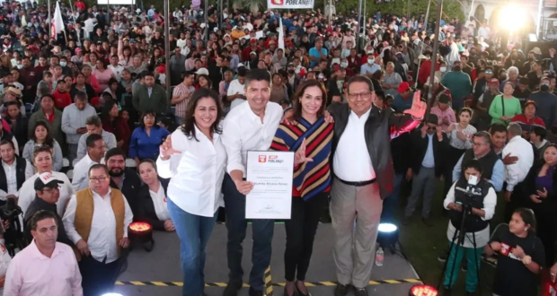 PSI entrega constancia de candidato único a Eduardo Rivera a gubernatura